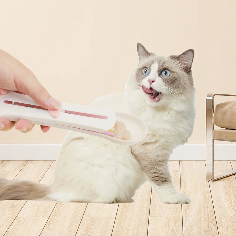 SnackEase™ – Colher Dispensadora de Petiscos para Gatos com Cabo Longo
💬 Sirva amor com praticidade – sem sujar as mãos!
