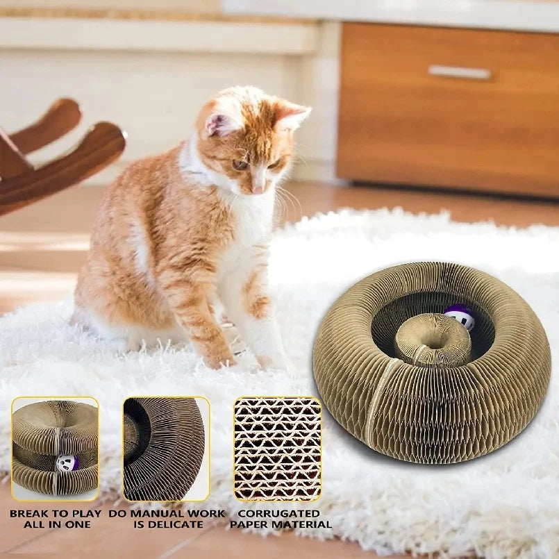 "Arranhador Mágico Sanfonado 3 em 1 para Gatos: Cama, Brinquedo e Diversão Reciclável!"