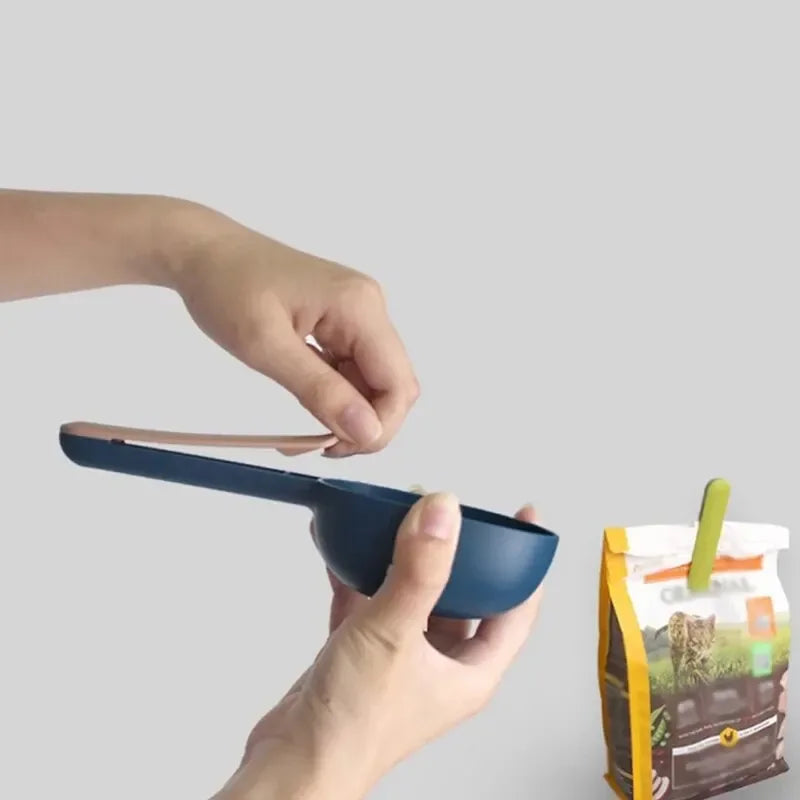 Colher Dosadora com Clipe: A Porção Perfeita e Ração Fresca para seu Pet!