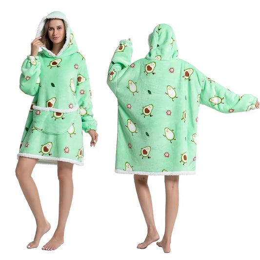 🐾 GiantHug 4Cats™ – Casaco Cobertor Oversized em Flanela Sherpa
💬 Sabe aquele cobertor que você ama? Agora ele tem mangas, capuz… e estilo.